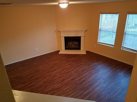 5th image of 14116 Esperanza Dr