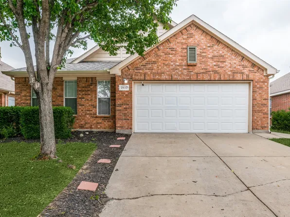2932 Milby Oaks Dr, Fort Worth, TX 76244
