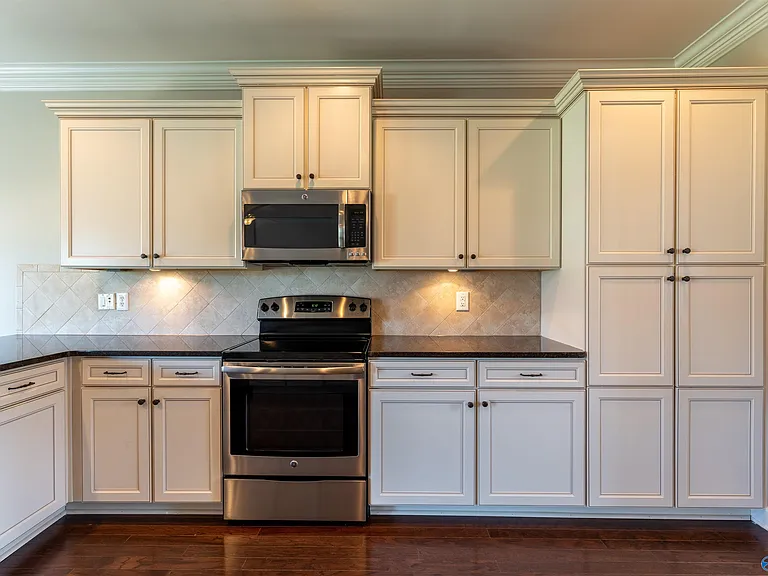 15223 Lakeside Trl — Photo 9