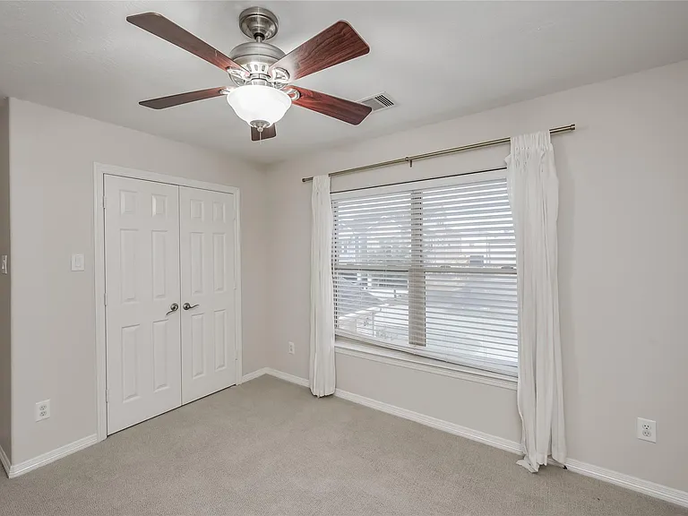 930 Lawrence St — Photo 25