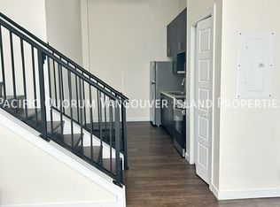 1032 N Park St #1, Victoria, BC V8T1C6