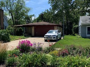 1665 Greenleaf Ave, Des Plaines, IL 60018