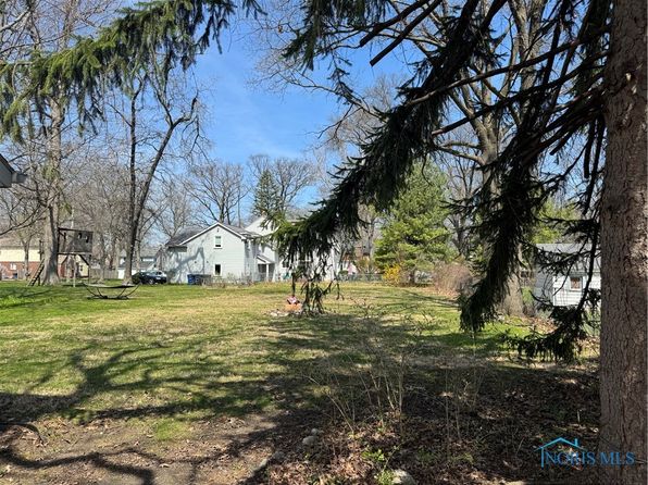 2142 Brookford Dr, Toledo, OH 43614