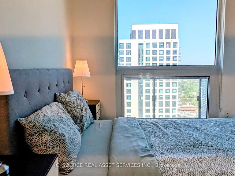 39 Roehampton Ave #3210 — Photo 9
