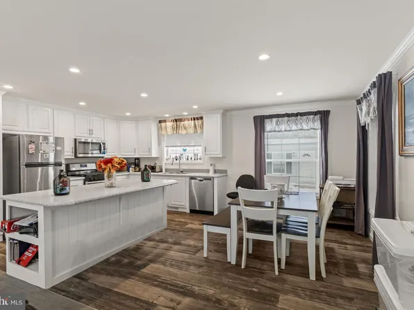 158 Wooded Dr, Doylestown, PA 18901