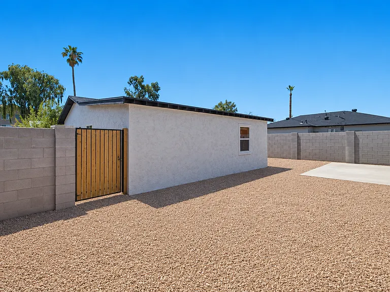 1005 E Mariposa St #R — Photo 20