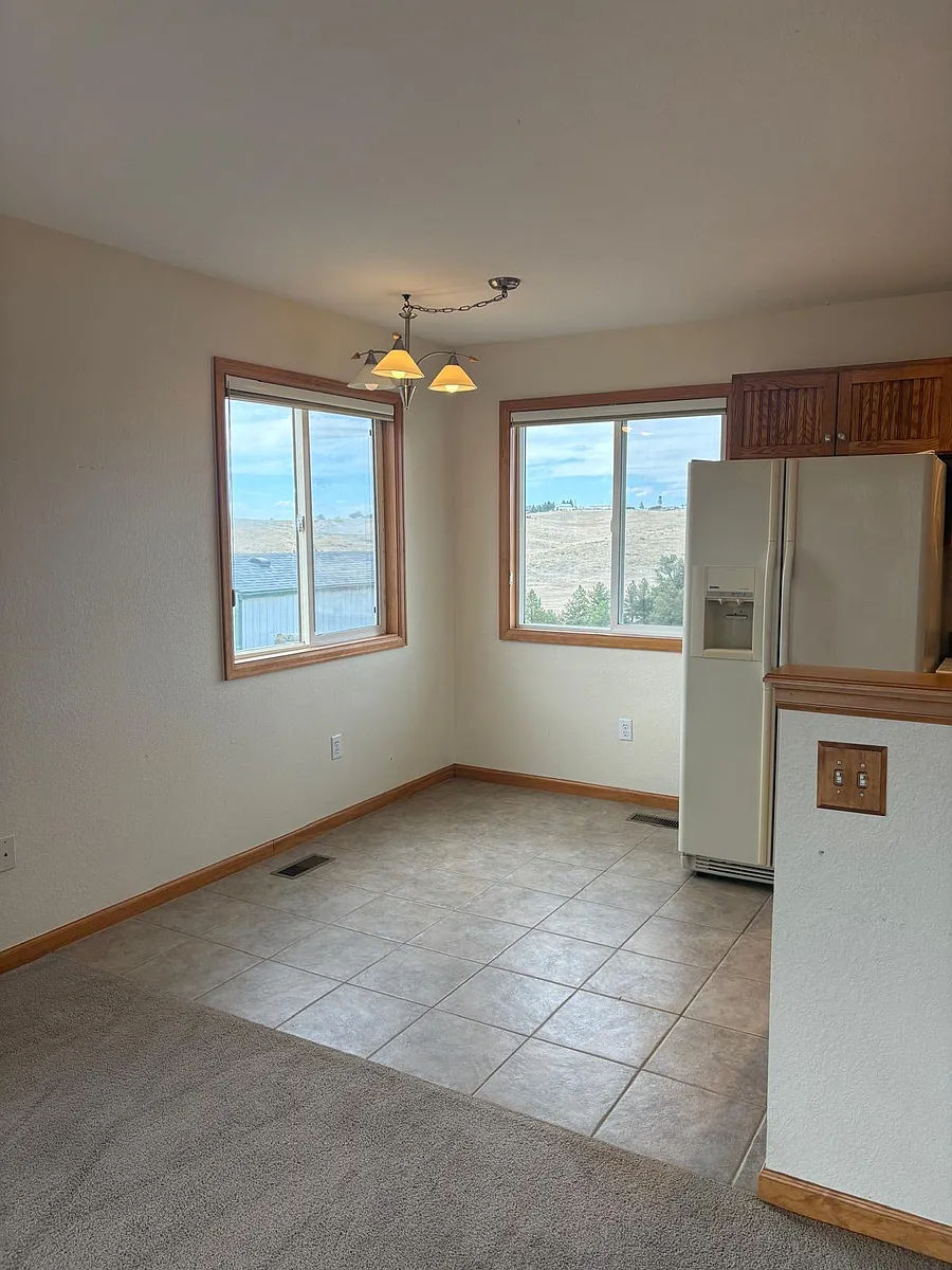 Building Photo - 9255 N Delbert Rd #1