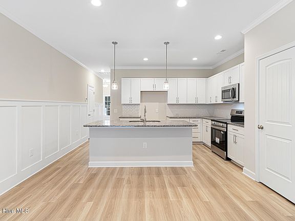 3rd image of 238 Cline Way Unit 126, 1809 Live Oak