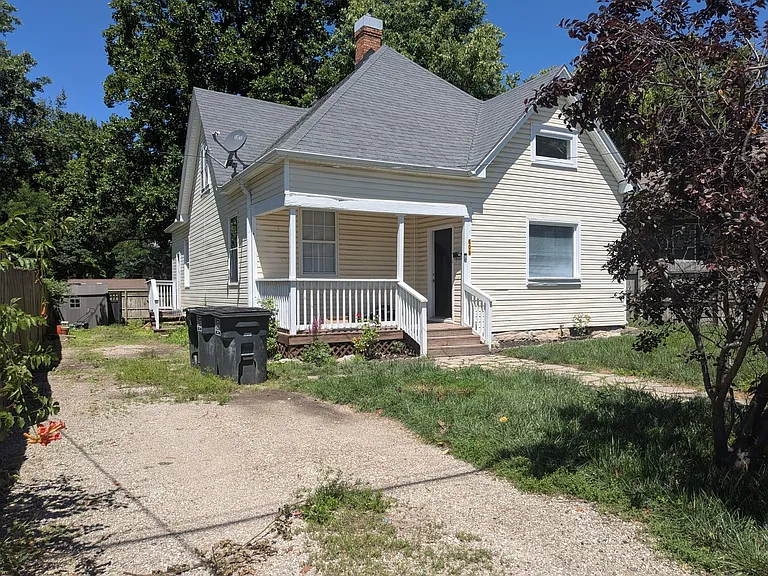 609 Jefferson St — Photo 2