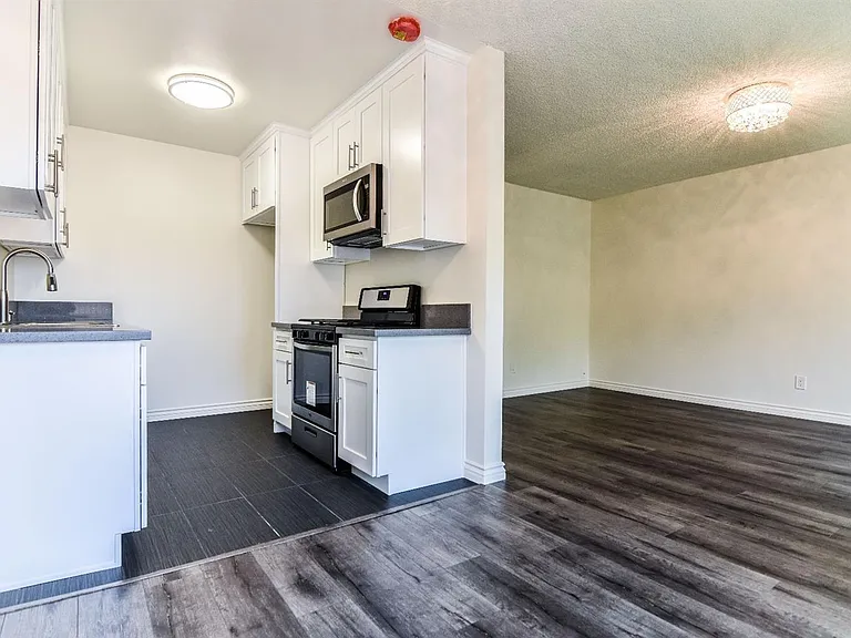 512 Griswold St #9 — Photo 14
