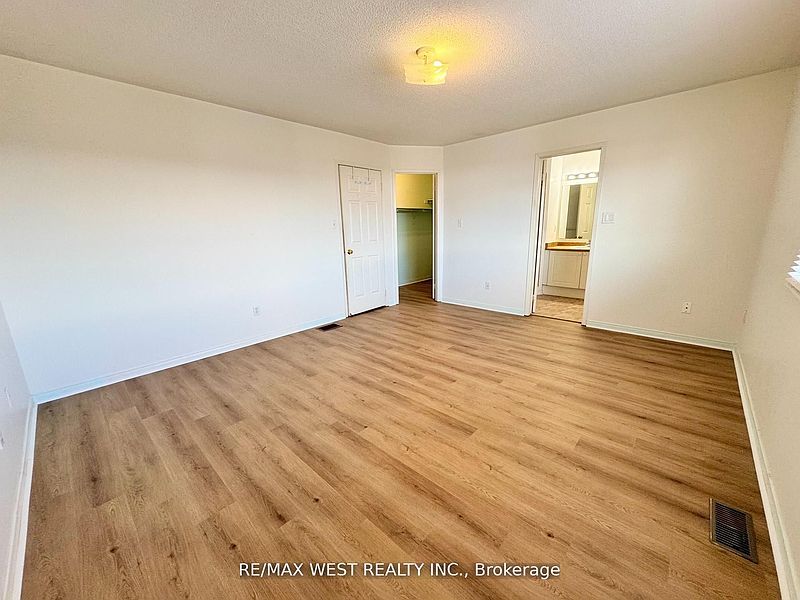 Brampton House for rent - 4 Bedrooms — photo 21