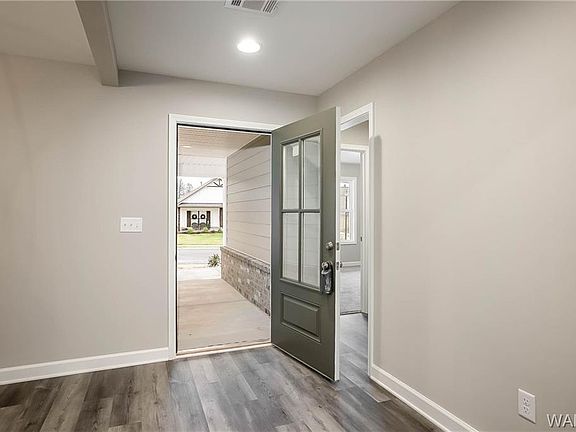 4th image of 4126 Richmond St #49