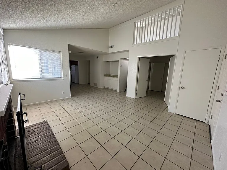 1594 Christopher Ln — Photo 7
