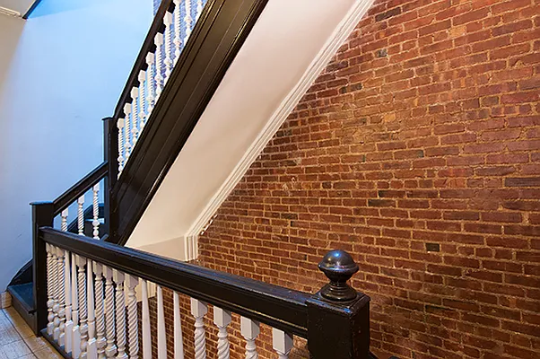 Rented by Perry Associates NYC Inc | media 21