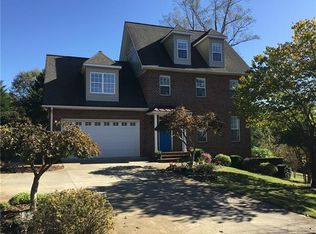 19 Chestnut St, Granite Falls, NC 28630