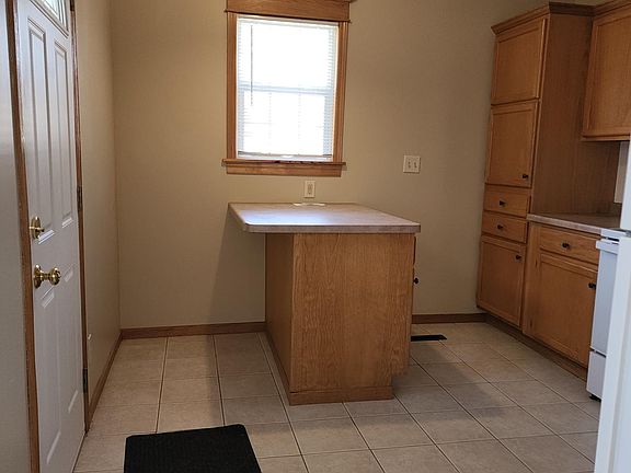 5th image of 305 8th Ave S #3