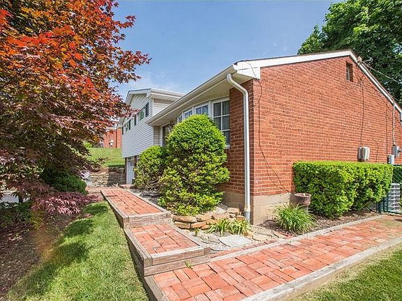 3rd image of 842 Lindenwood Dr