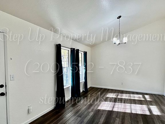 2nd image of 72 Lytton St E #78