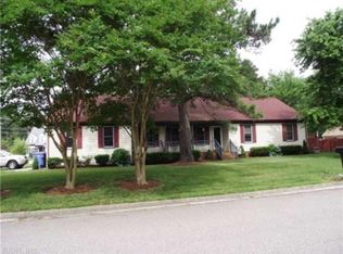 512 Drummond Ln, Chesapeake, VA 23322
