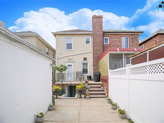 3rd image of 2027 E 38th St