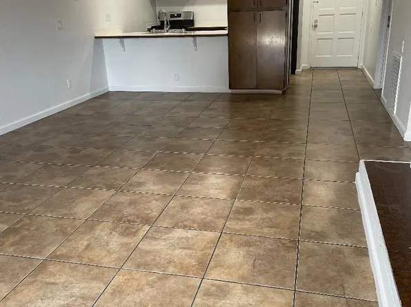 3417 W Campus Ave, Visalia, CA 93277