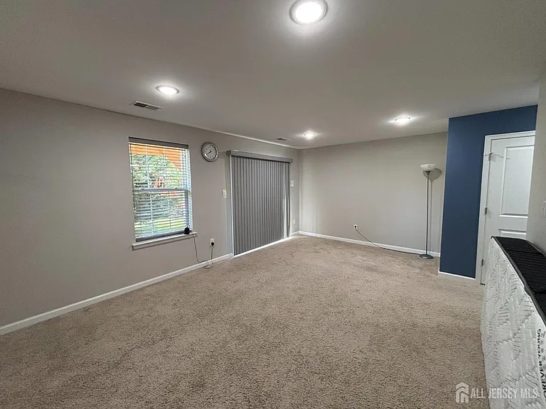1302 Hights Farm Rd N — Photo 6