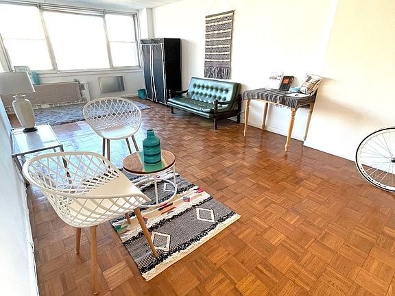 4th image of 333 E 14th St APT 15A