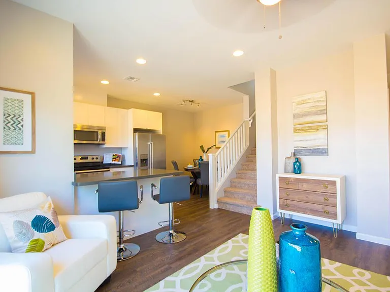 1728 E Ocotillo Rd — Photo 3