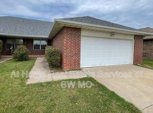 2823 W Silverleaf St, Springfield, MO 65807