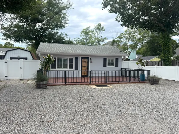 113 NW 12th Street, Oak Island, NC 28465