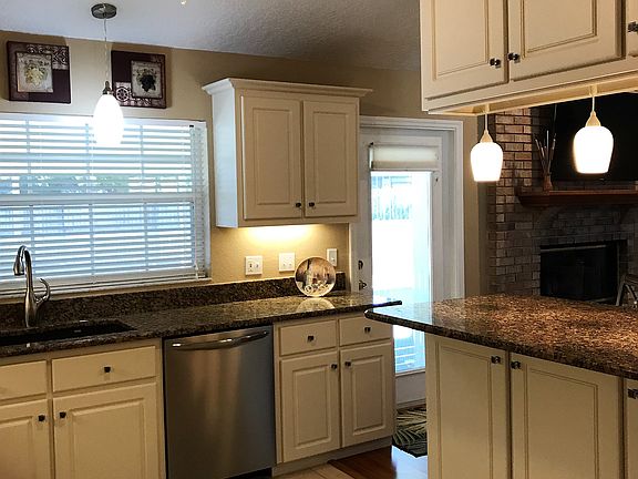 4th image of 33741 Secret Hill Dr