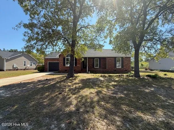 162 E Twelve Oaks Road, Raeford, NC 28376