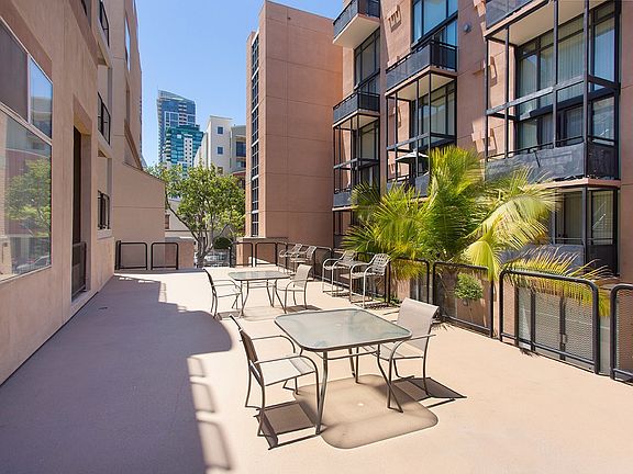 5th image of 302 Island Ave APT 213