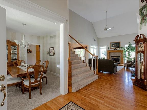 3rd image of 1611 NE Craigievar Dr