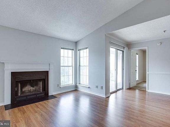 4th image of 1504 Lincoln Way APT 407