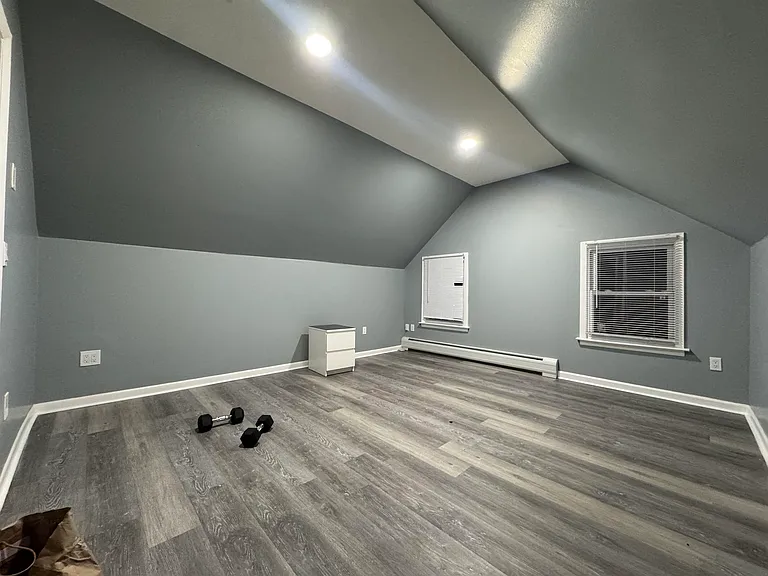 225 E 19th St #2 — Photo 9