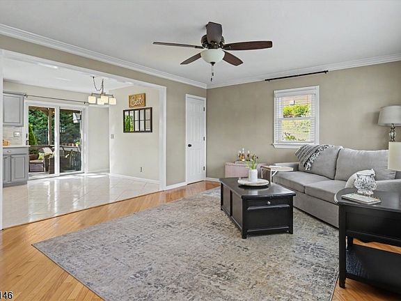 4th image of 807 Brooklyn Ave