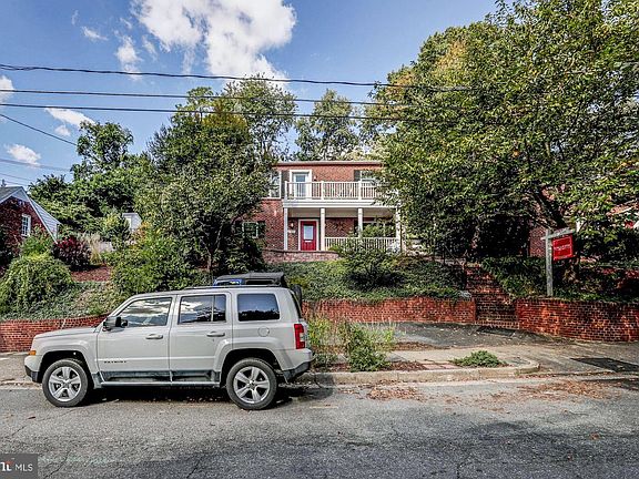 3rd image of 2500 Sanford St