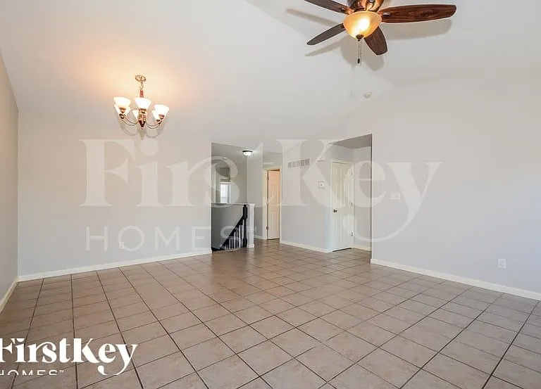 44 Spring Borough Ct — Photo 3