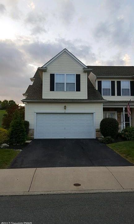 1st image of 2 Willow Dr