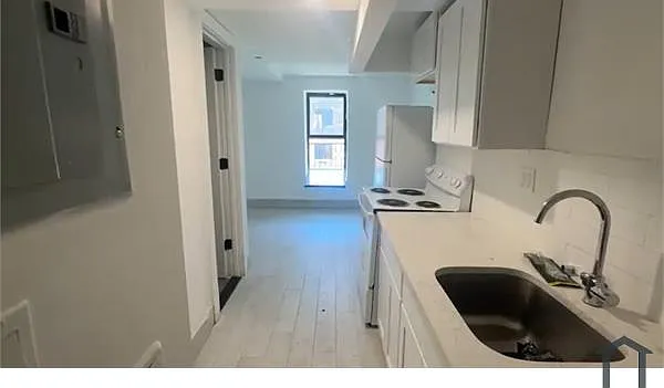 1670 Popham Ave #2C — Photo 1