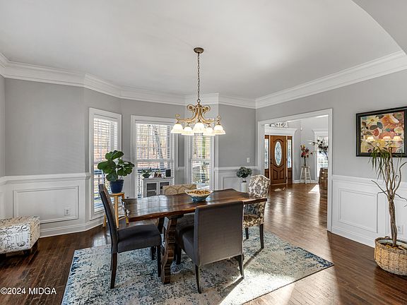 4th image of 435 N Green Cir