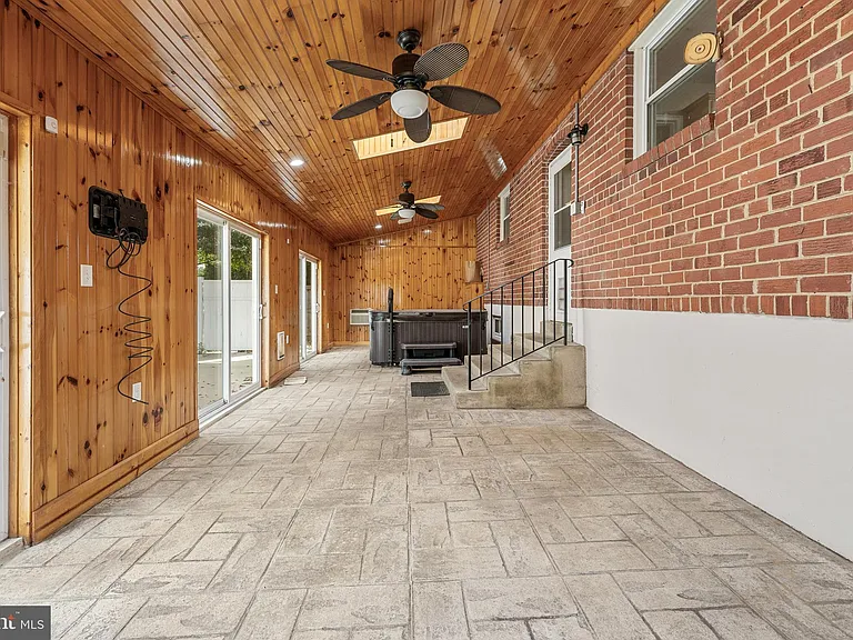 11809 Timber Ln — Photo 25