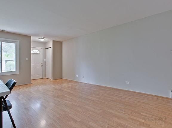 5th image of 425 Harrison Ct #471