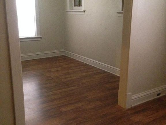 2nd image of 3947 Tholozan Ave