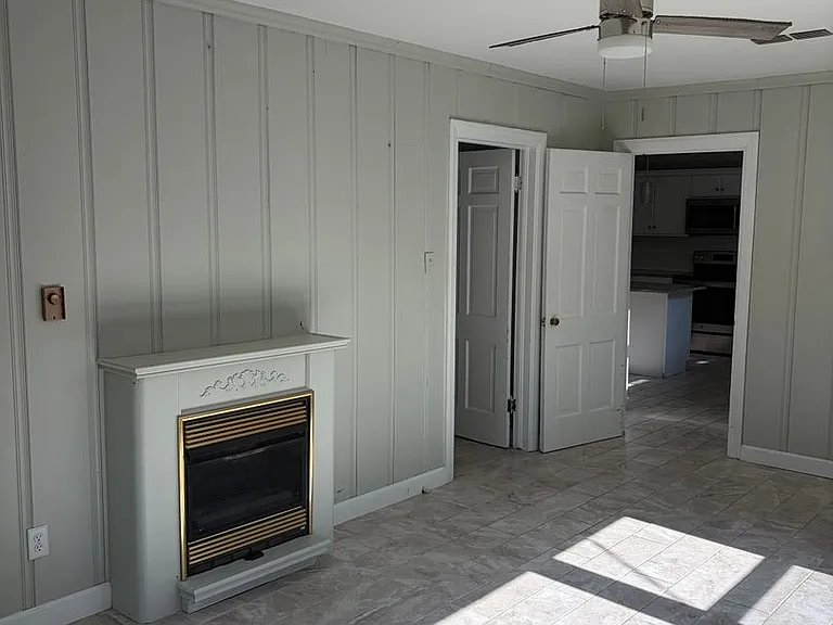 1300 N Waldron Rd — Photo 15