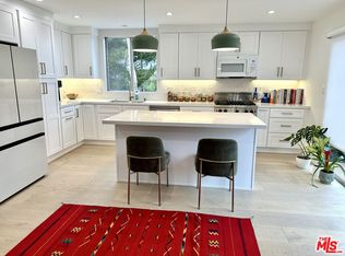 630 Raymond Ave APT 5, Santa Monica, CA 90405