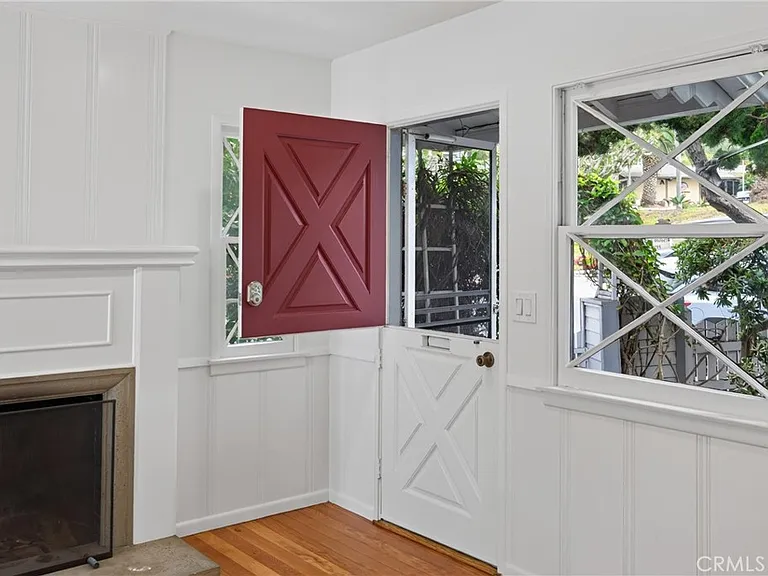 581 Park Ave — Photo 12