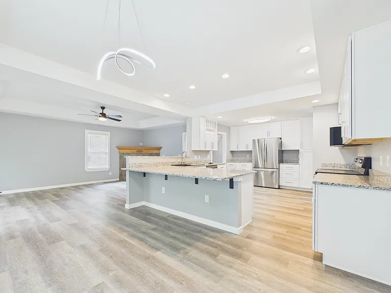 483 Baypoint Dr — Photo 14