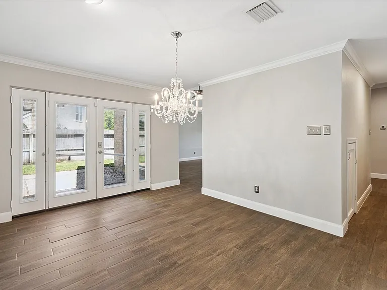 1311 Ambergate Dr — Photo 16